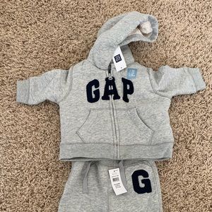 Gap sweatsuit